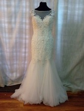 Wedding dress size 16 ivory