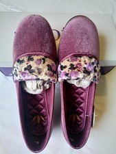 Size 6 Ladies Slipper Lotus