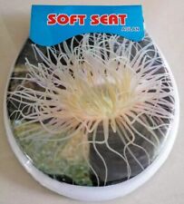 EMBROIDERED/NOVELTY PRINTED SOFT PADDED PLASTIC TOILET SEAT WITH PRINTED LIDS