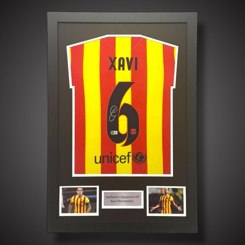 Xavi hernandez hand - xavi, signed