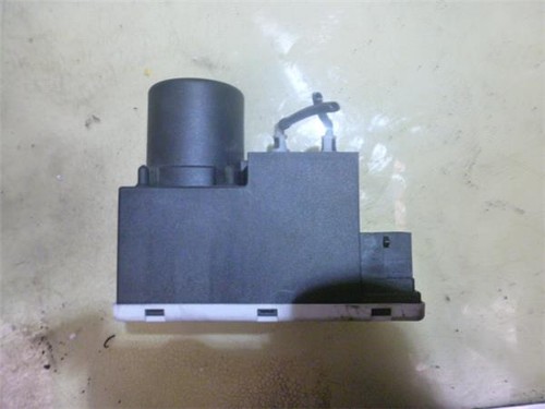8l662257d central locking - central,