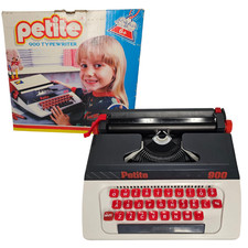 Petite 900 Typewriter For