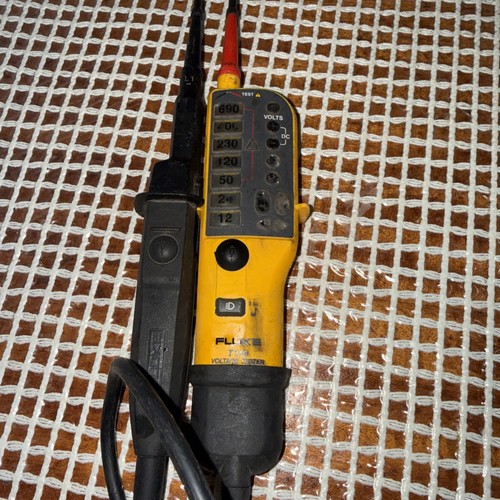 Fluke t110 voltage and - fluke,