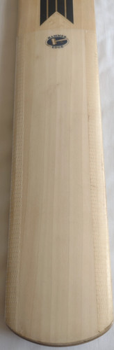 Newbery navarone player - navarone, bat