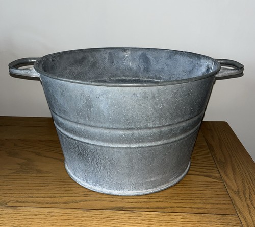 Vintage galvanised round tub - galvanised,
