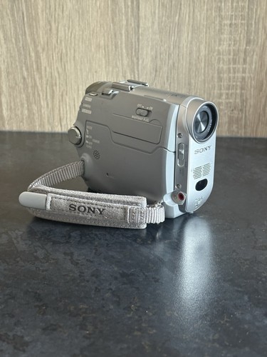 Sony handycam dcr hc18e - sony, minidv