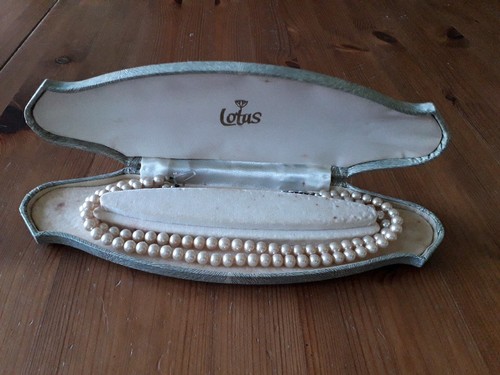 Vintage lotus simulated pearl - vintage,