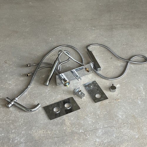 Deck mounted chrome bath - mounted,