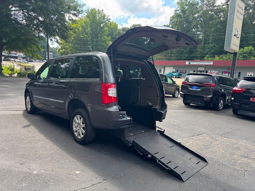 2016 chrysler town and country - chrysler,