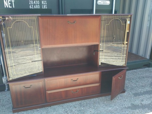 Vintage kitchen dresser wall - kitchen,