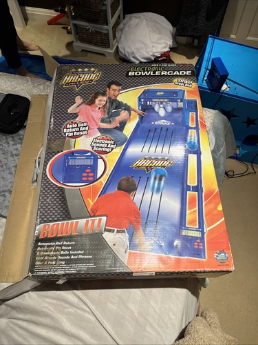 Electric bowling alley - ,