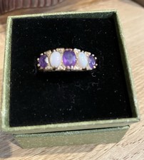 Vintage Yellow Gold Opal