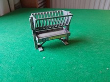 BRITAINS FARM 1979 BW FEEDS LTD METAL HAY FEEDER VGC