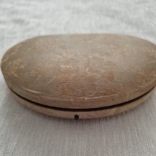 old VINTAGE CLAM  PEARLS