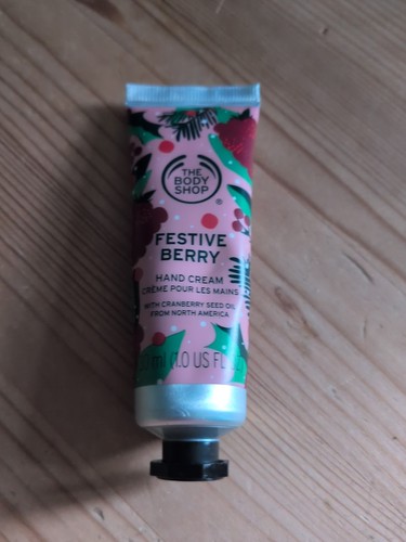 Body shop hand moisturiser - body,