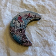LACKERLI-HUUS BASEL SWITZERLAND CRESENT MOON SHAPED CANDY TIN - HUNTING SCENE