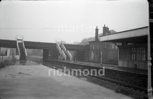 Newlay horsforth station - &,