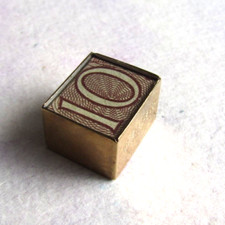 9ct GOLD HALLMARKED TEN SHILLING NOTE IN BOX CHARM