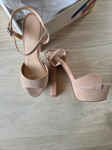 Office pace nude - uk,