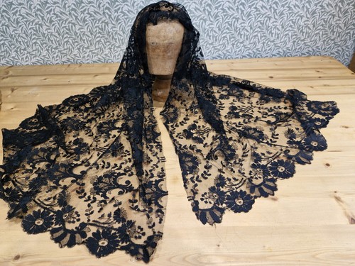 Antique black lace - black, halloween