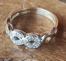 9ct Gold Yellow and White 9