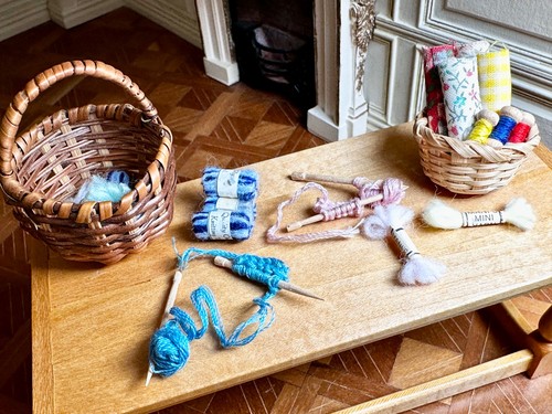 Dolls house miniature - , 1:12
