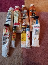 A SET OF 9 TUBES OF OIL PAINTS