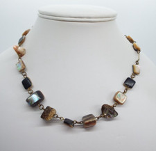 VINTAGE POLISHED ABALONE SHELL PIECES ON A 43 cm NECKLACE