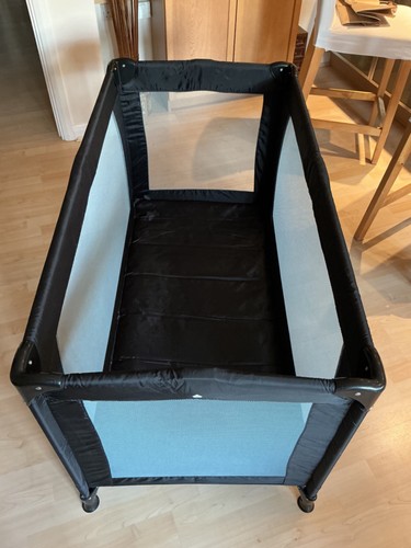 Travel cot with - travel,