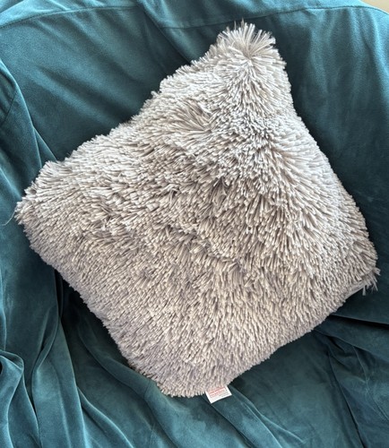 Bnwt george fluffy long - george,