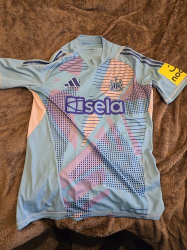 Newcastle united goalkeeper - newcastle,