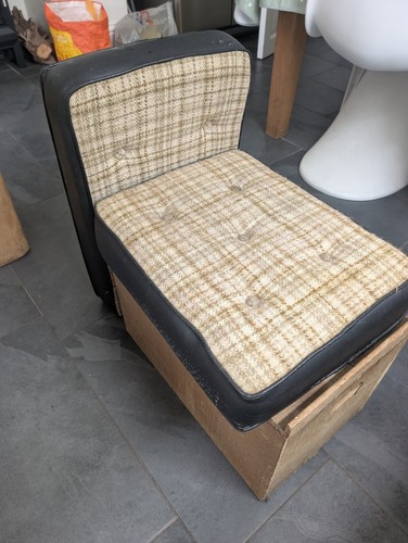 Vintage 1971 box seat for - vintage,