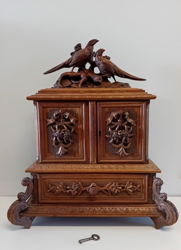 Superb antique black forest - antique,