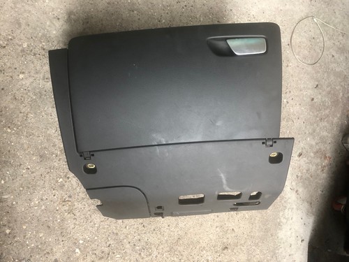 Audi glove box - a3, storage
