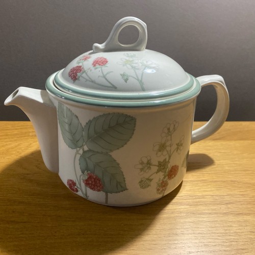 Wedgwood raspberry cane pint - raspberry,
