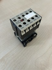 Siemens Auxiliary Contactor Relay 3TJ1001-7BB8 31Z Coil Voltage 22V DC