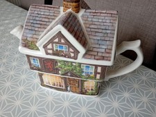 James Sadler Red Lion Traditional England Tea Pot - Vgc