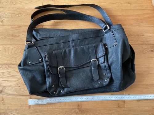 Jigsaw black leather large - black,