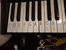 Yamaha YPT-220 61-Key Keyboard