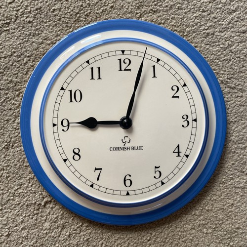 Green cornishware clock - tg,