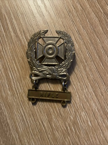 Two wwll medals - two,