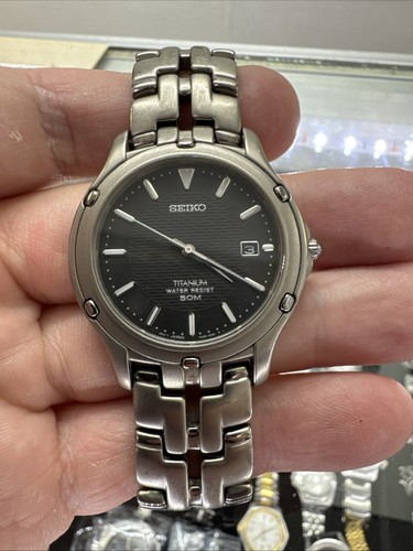 Seiko titanium mens quartz
