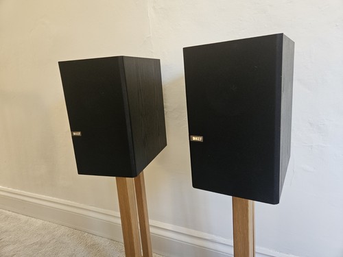 Kef q300 bookshelf speakers - kef,