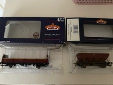 BACHMANN OO ROLLING STOCK x2