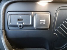 15-18 JEEP RENEGADE USB CHARGING PORT 12V AUX SOCKET UNIT PANEL 6 MONTH WARRANTY