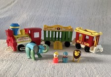 Fisher Price Play Family Circus Train #991 1980's 3 car version Animals, Figures