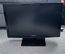 Samsung 19” LED TV / Monitor With Stand UE19H4000AW Cables & Remote Gaming