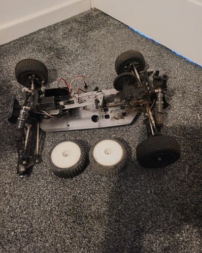Nitro buggy roller missing - rc,