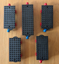 5 x Vintage Lego Train Chassis Rolling Stock - Black with wheels - No reserve