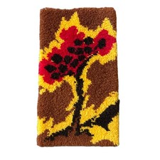 Vintage 70s 60s Mini latch rug